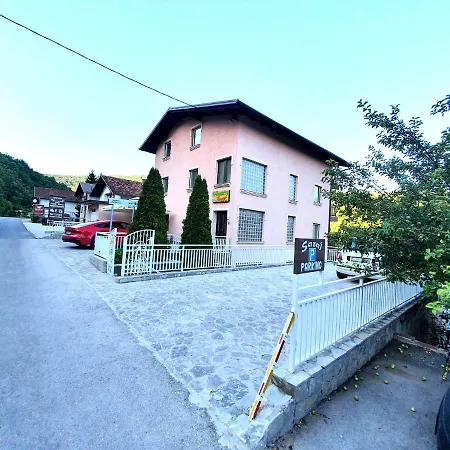 Saraj Bed & Breakfast *